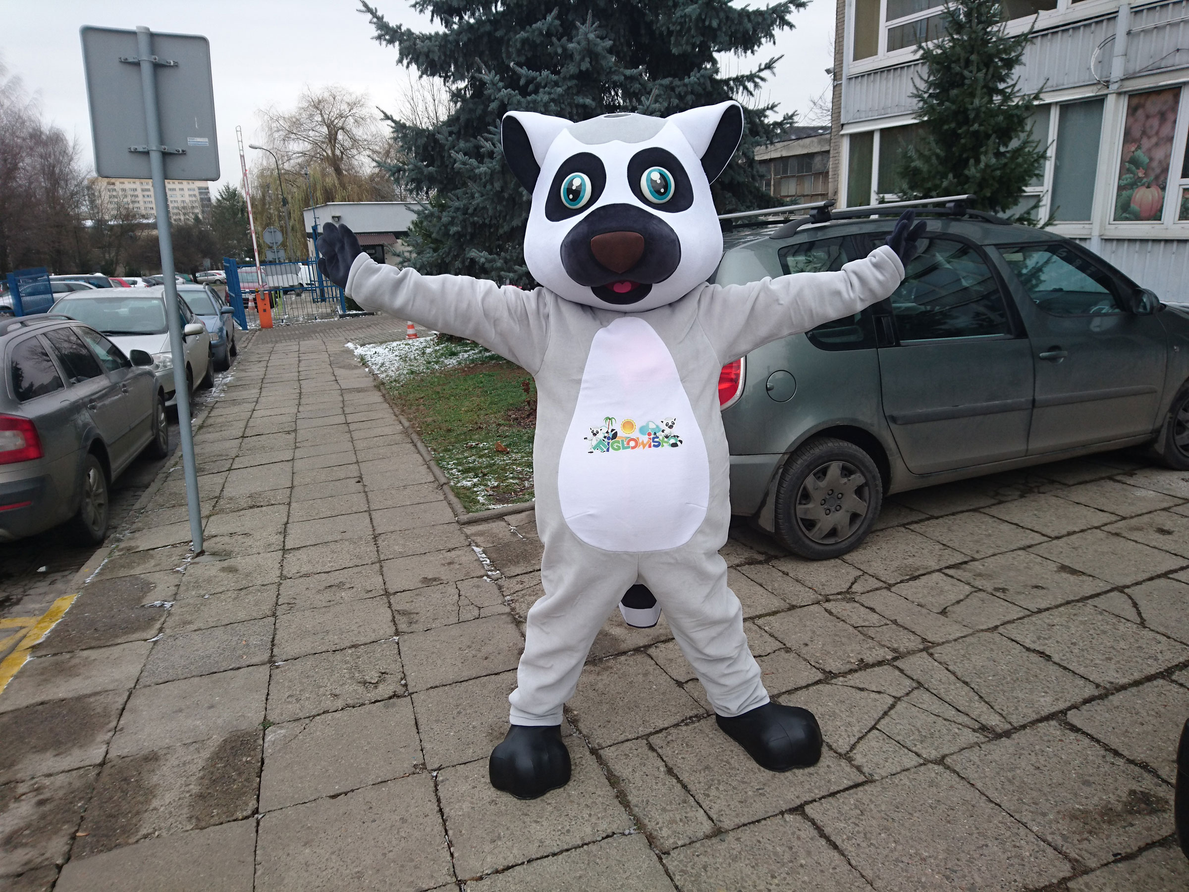 Czy wyjątkowe kostiumy reklamowe Elabika mogą istnieć bez mediów społecznościowych? Lemur 